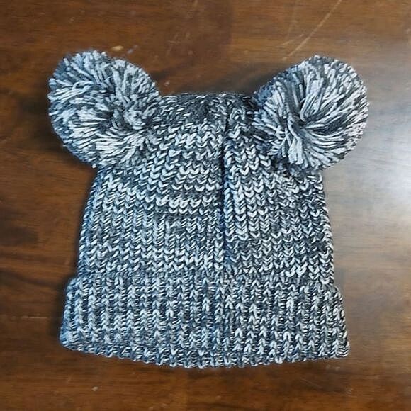 NWOT Grey Toddler Double Pom Pom Cuff Hat - Picture 4 of 5